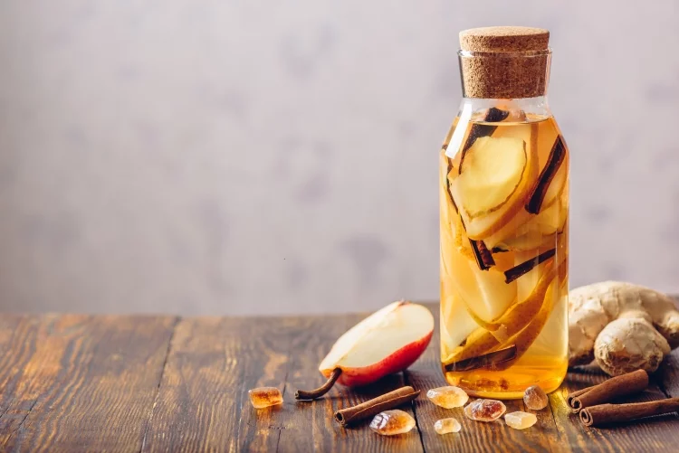 Ginger, Pear, and Cinnamon Detox Water