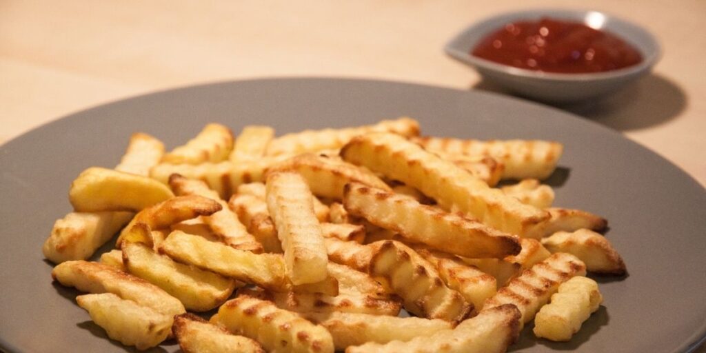Crinkle cut fries